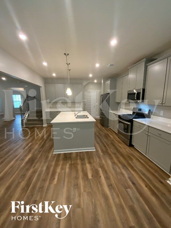 Building Photo - 206 Malbone St SW