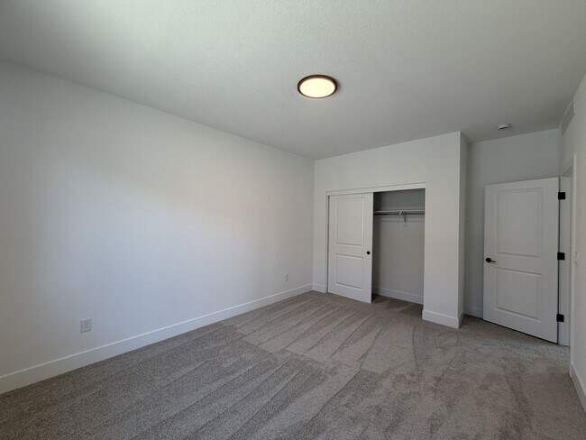 Building Photo - 10138 Daleview St
