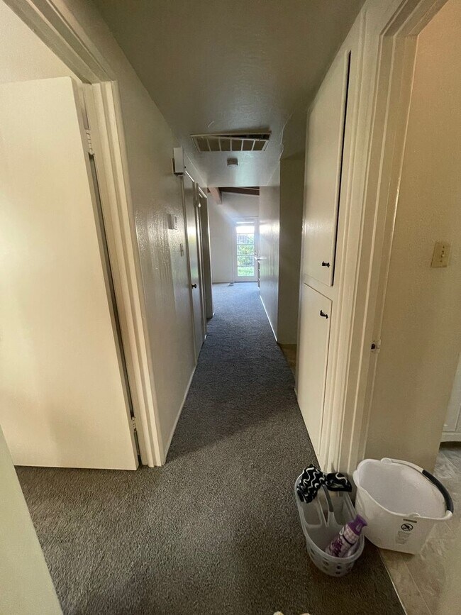 Building Photo - Charming 3-Bedroom in Quiet Cul-de-sac-$30...