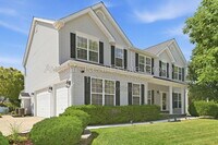 Building Photo - 2031 Avalon Mist Cir