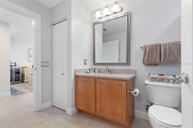 Building Photo - 102 Yacht Harbor Dr