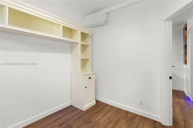 Building Photo - 1009 Meridian Ave