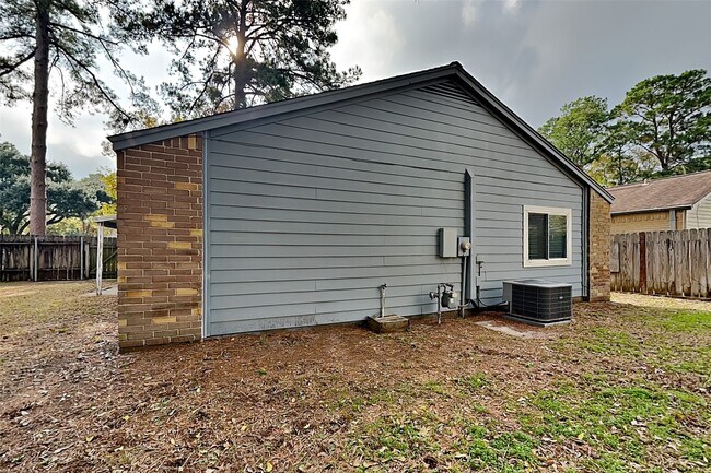 Building Photo - 9906 Dornoch Dr