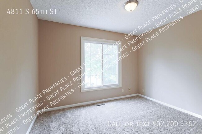 Building Photo - 4811 S 65th St