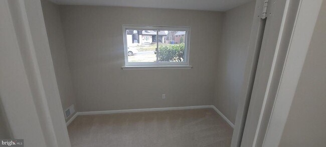 Building Photo - 9820 Inglemere Dr