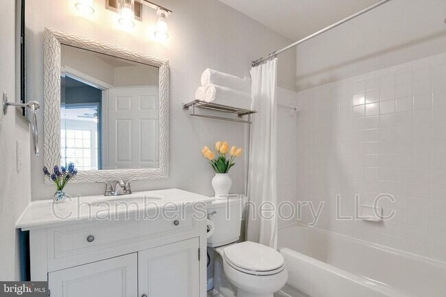 Building Photo - 12813 Fair Briar Ln