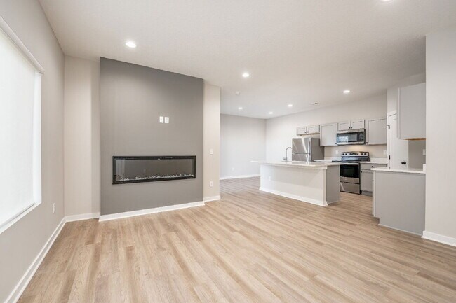 Building Photo - 1902 Cody Ln