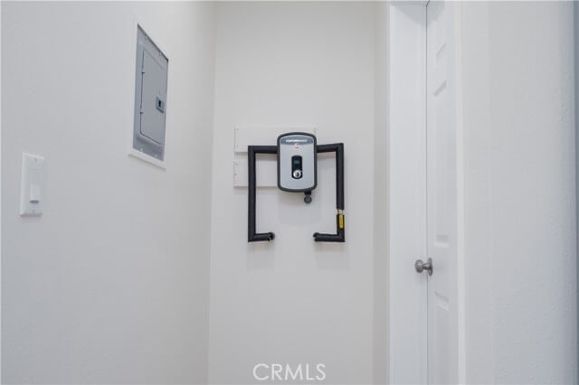 Building Photo - 6407 Camellia Ave