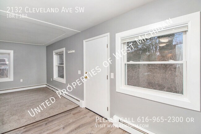 Building Photo - 2132 Cleveland Ave SW