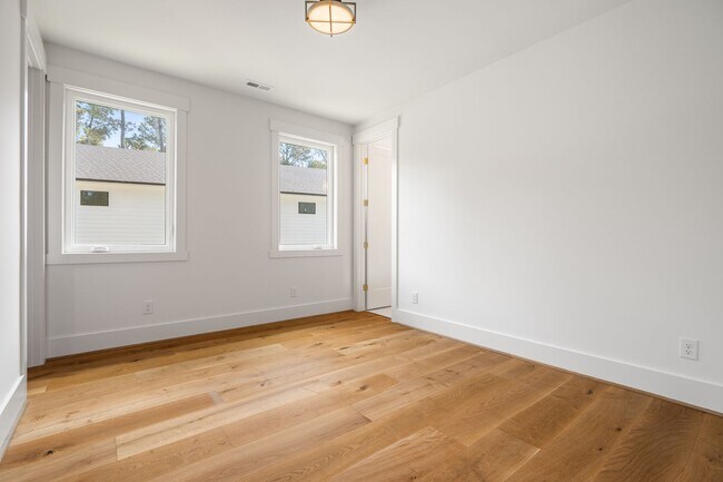 Building Photo - Modern 5-bedroom, 5-bathroom home in Durham