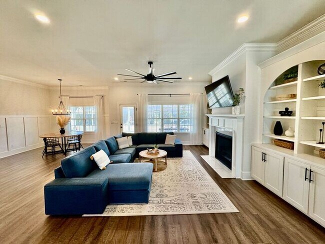 Building Photo - Pre-lease today for a late May move in