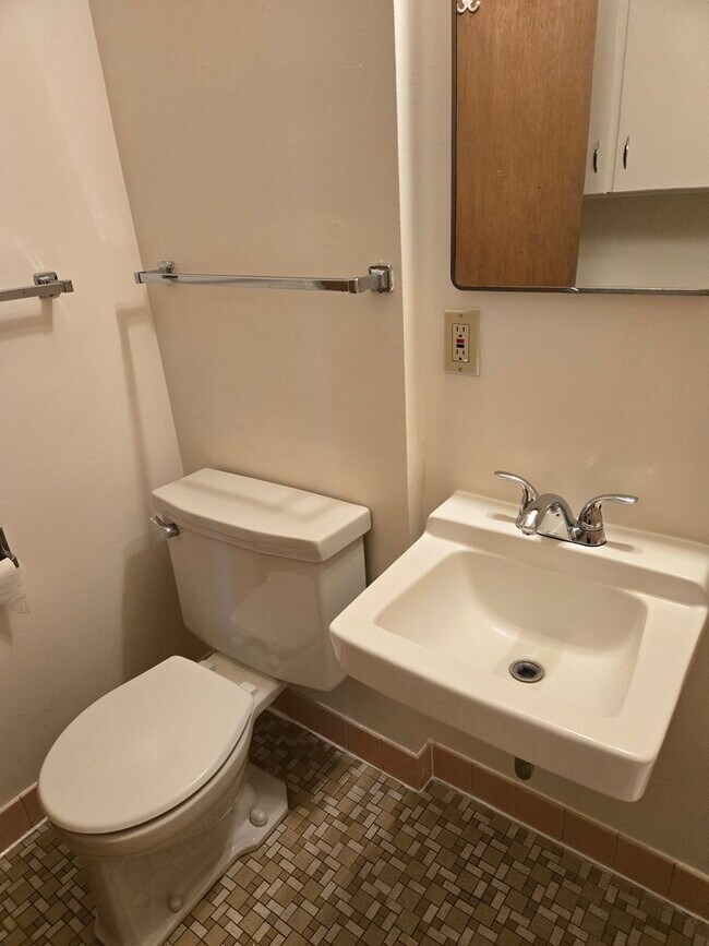 Building Photo - 266