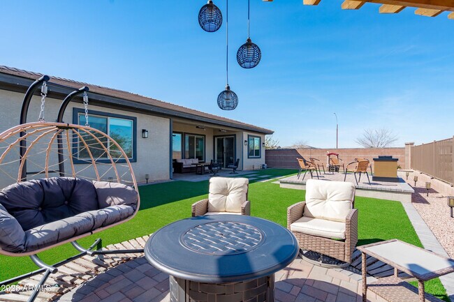 Building Photo - 10812 E Tesla Ave