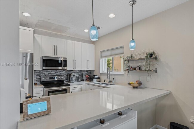 Building Photo - 396 NE 33rd Terrace