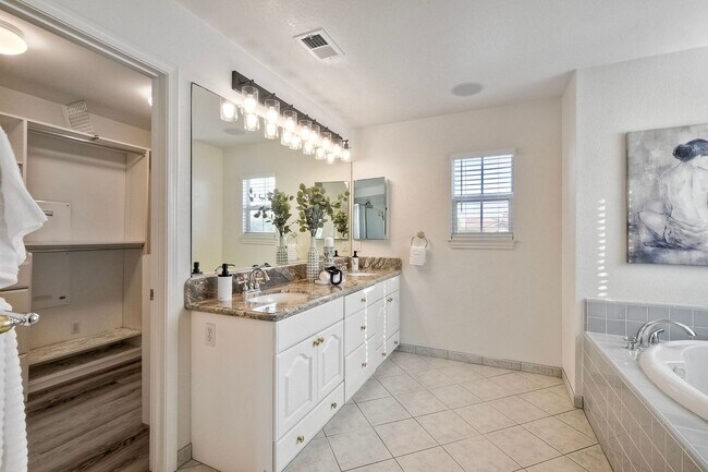 Building Photo - 3184 Toopal Dr