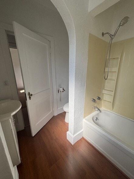 Bathroom - 1021 West Dr