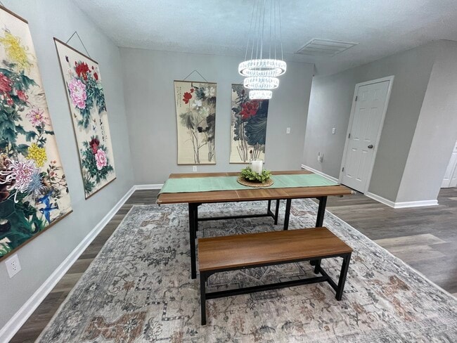 Building Photo - 137 Cherokee Trail