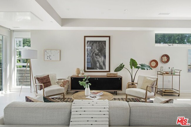 Building Photo - 1933 Griffith Park Blvd