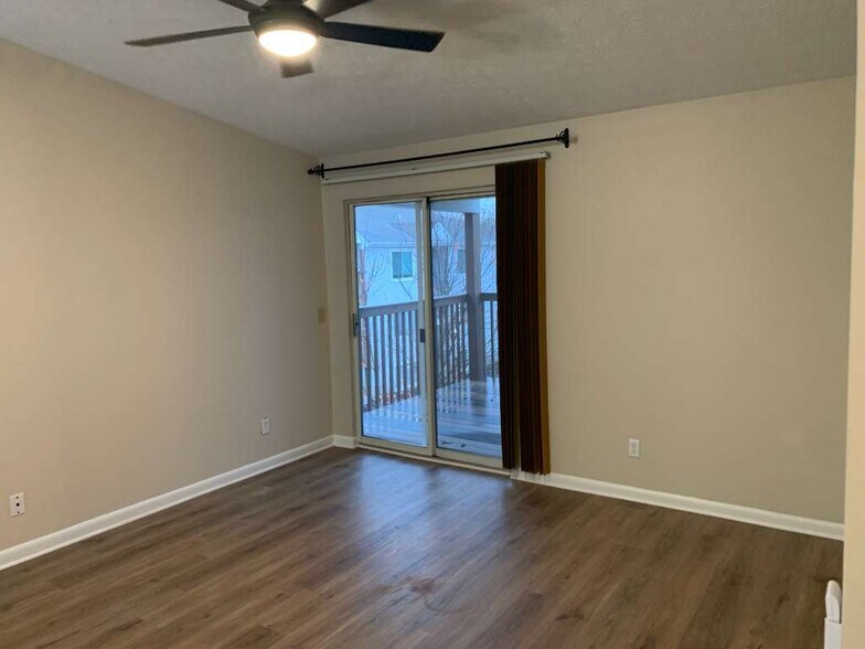 Living Room - 533 Aspen Glen Dr