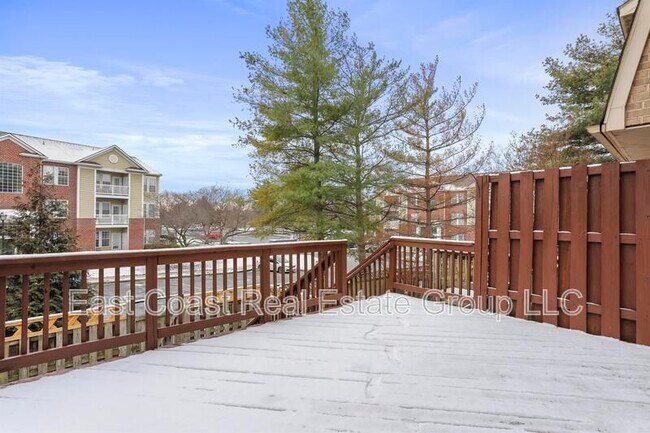 Building Photo - 8033 Hollow Reed Ct