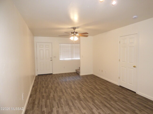 Building Photo - 1077 N Riverside Dr