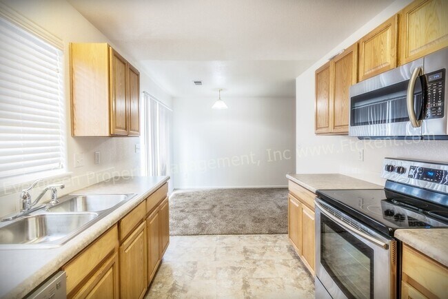 Building Photo - 802 Waterglen Dr