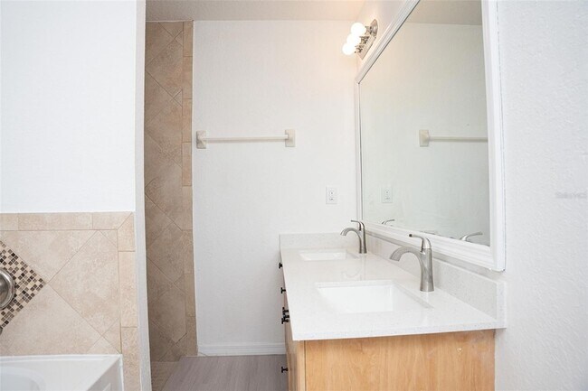 Building Photo - 13700 SW 48th Ct