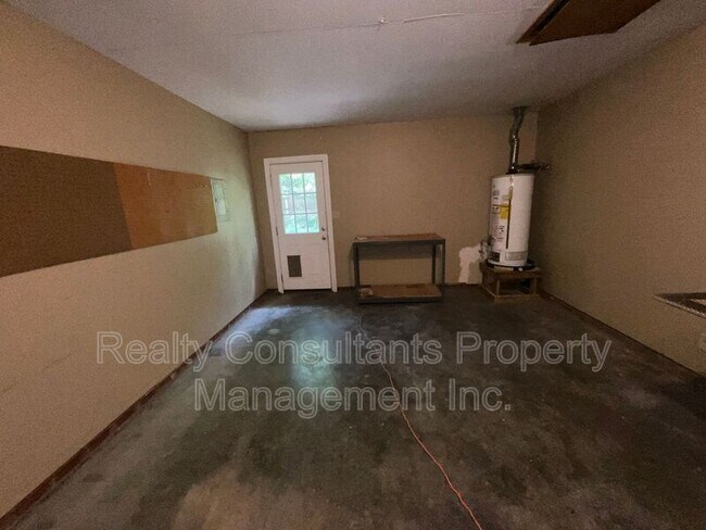 Building Photo - 6609 Poplar Grove Trail