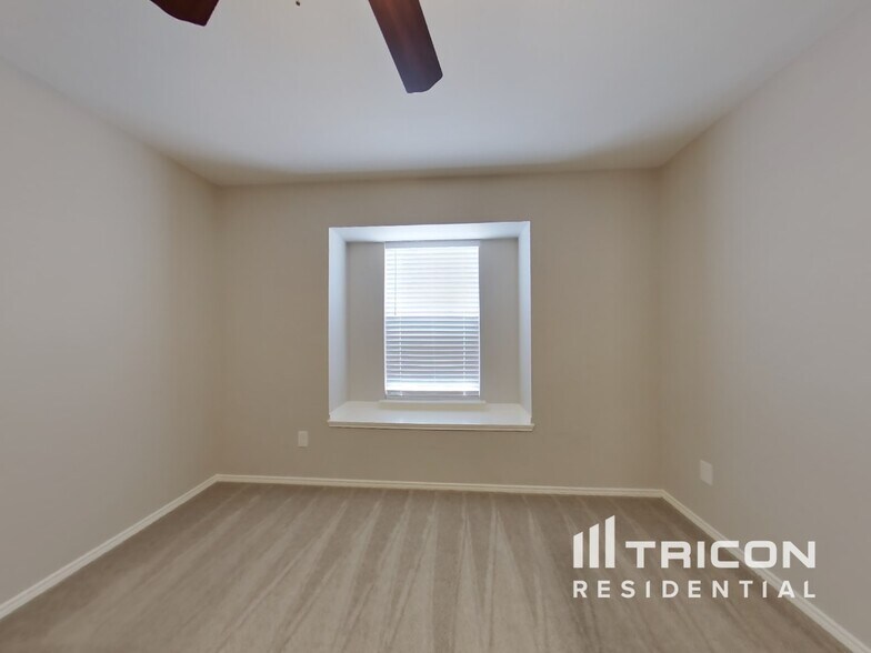 Building Photo - 6733 Bear Hollow Ct