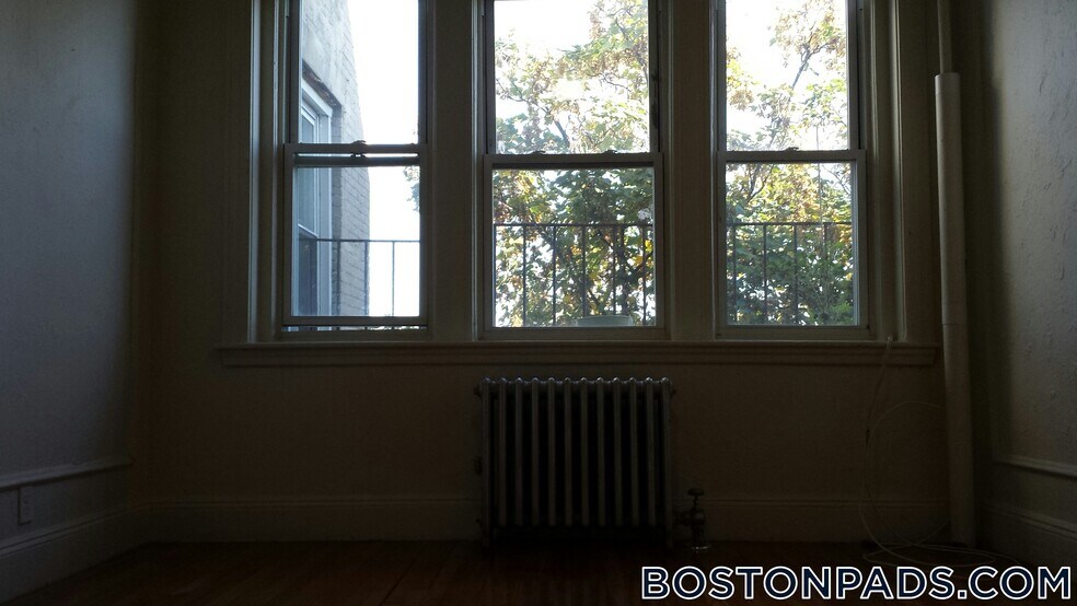 Building Photo - 1687 Commonwealth Ave