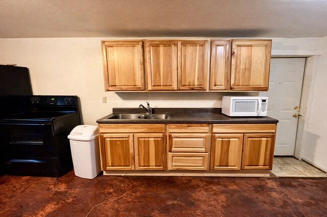 Building Photo - 617 S Jefferson St