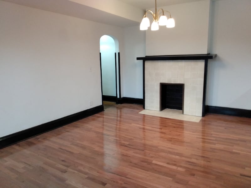 Building Photo - 1632 Virginia St E
