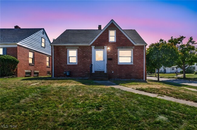 Primary Photo - 9415 Ansonia Ave