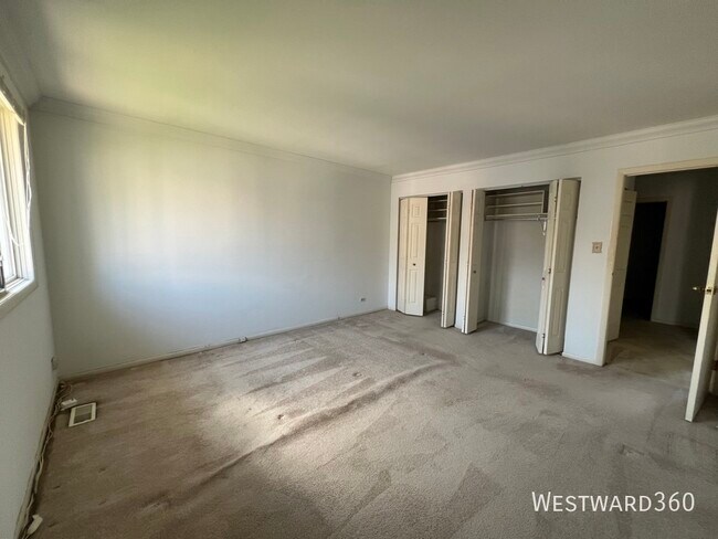 Building Photo - 1185 Leicester Ct