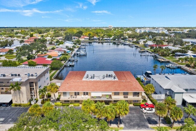 Building Photo - Waterfront Views with $1,000 Off First Mon...
