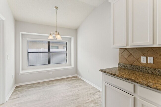 Building Photo - 6601 Boulder Run Loop