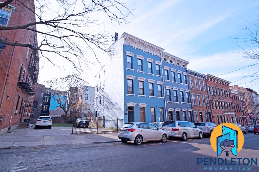 Building Photo - 521 E 13th St