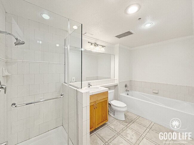 Building Photo - STUNNING 2 BED/2 BATH CONDO AVAILABLE IN THE DISCOVERY BUILDING IN CORTEZ HILL!