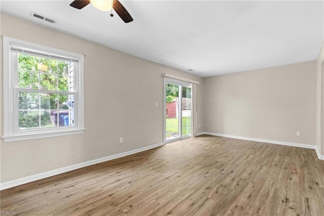 Building Photo - 2008 Fawnwood Common