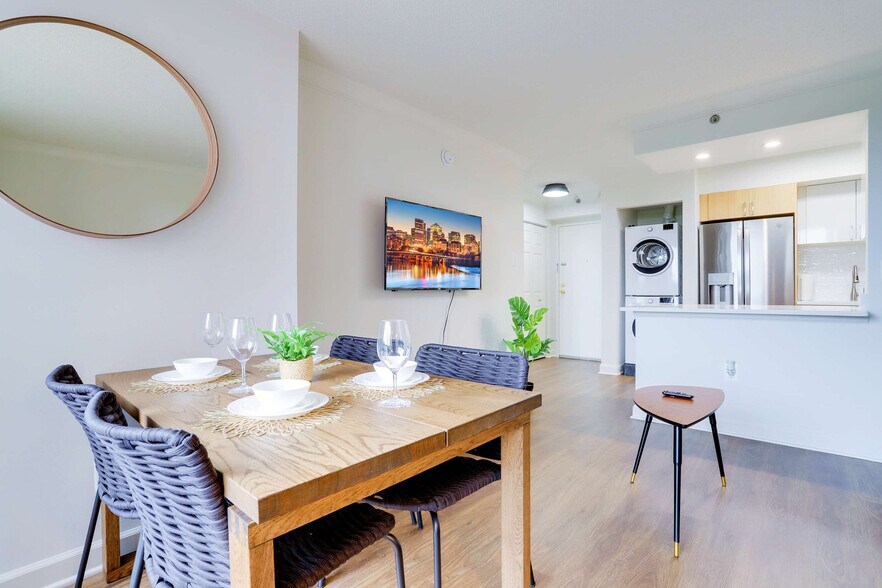 Building Photo - 801 15th St S