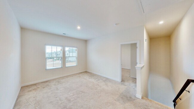 Building Photo - 4500 Collingham Dr