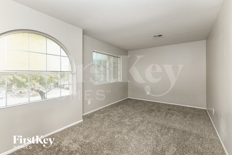 Building Photo - 8333 Hollow Wharf Dr