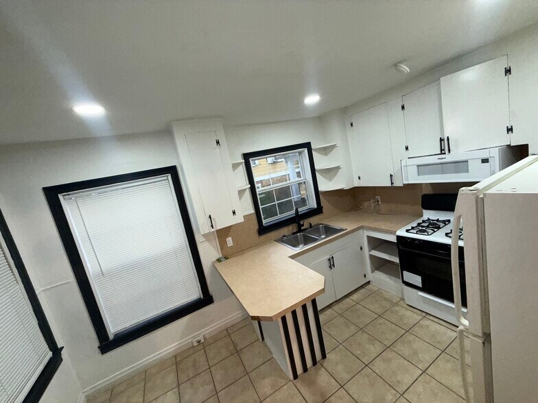 Building Photo - 951 Mc Allister St