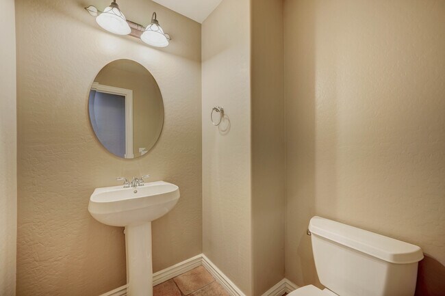 Building Photo - 8503 W Coyote Dr