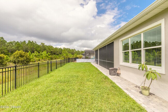 Building Photo - 205 Cyan Ave