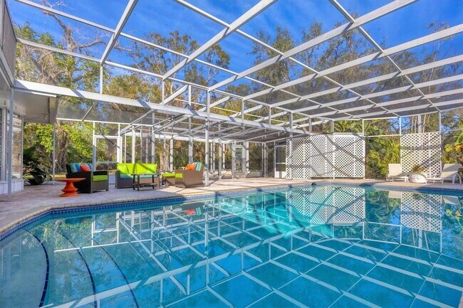 Building Photo - 2605 Desoto Rd