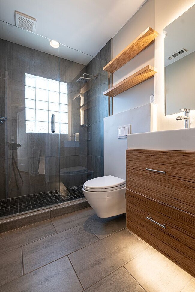 Building Photo - RockhillR6518