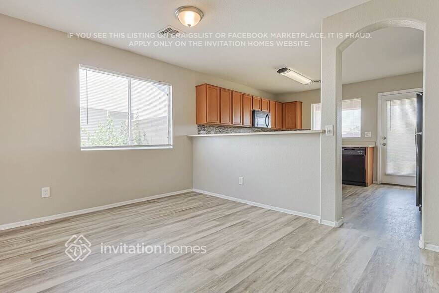 Building Photo - 4667 E Meadow Mist Ln