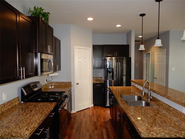 Building Photo - 17115 Wilthorne Gardens Ct