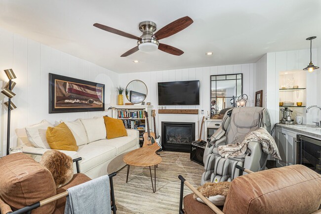 Building Photo - Coronado Beach House